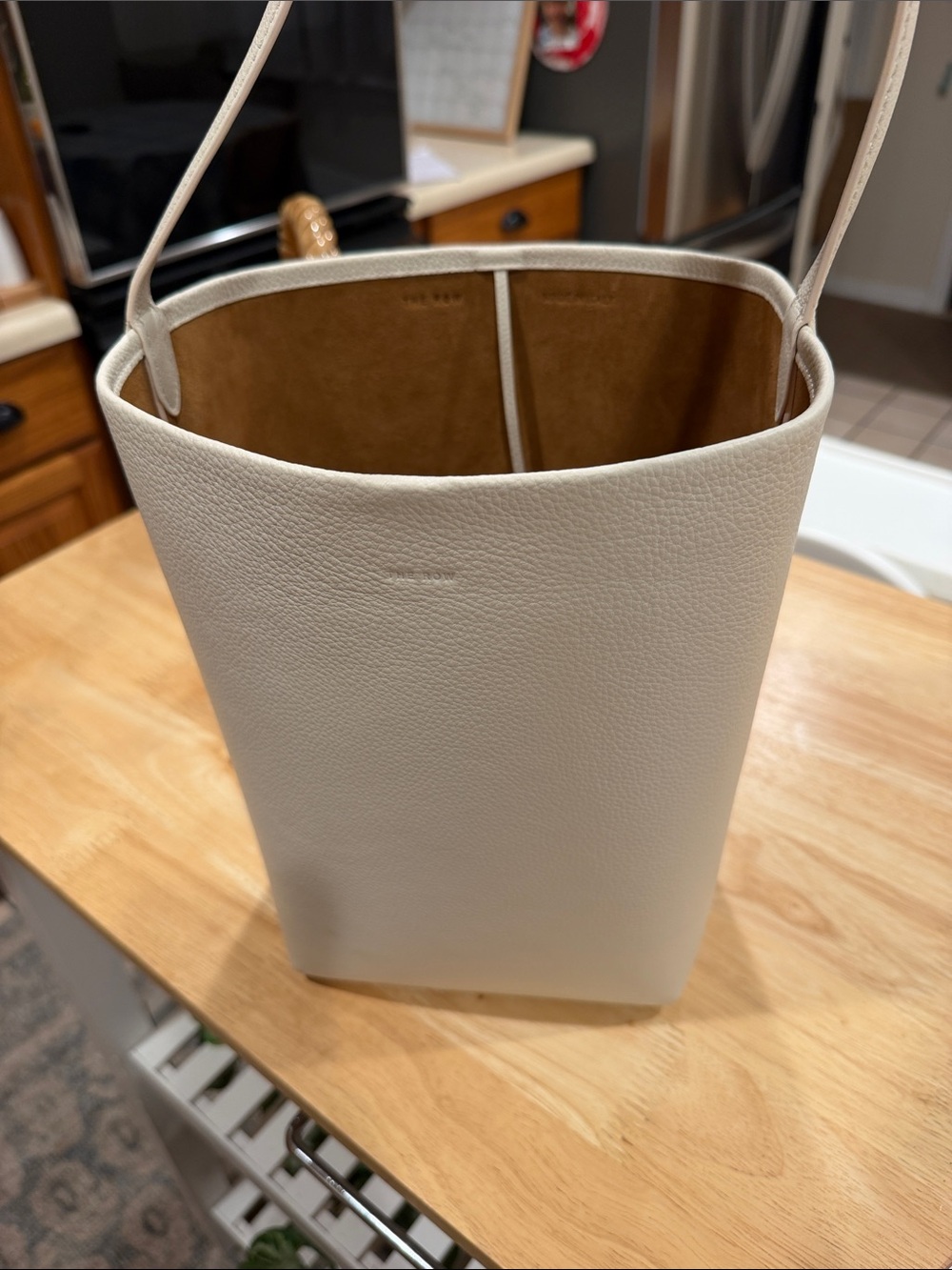 The Row inspired Cream Leather Park tote - Picture 4 of 6